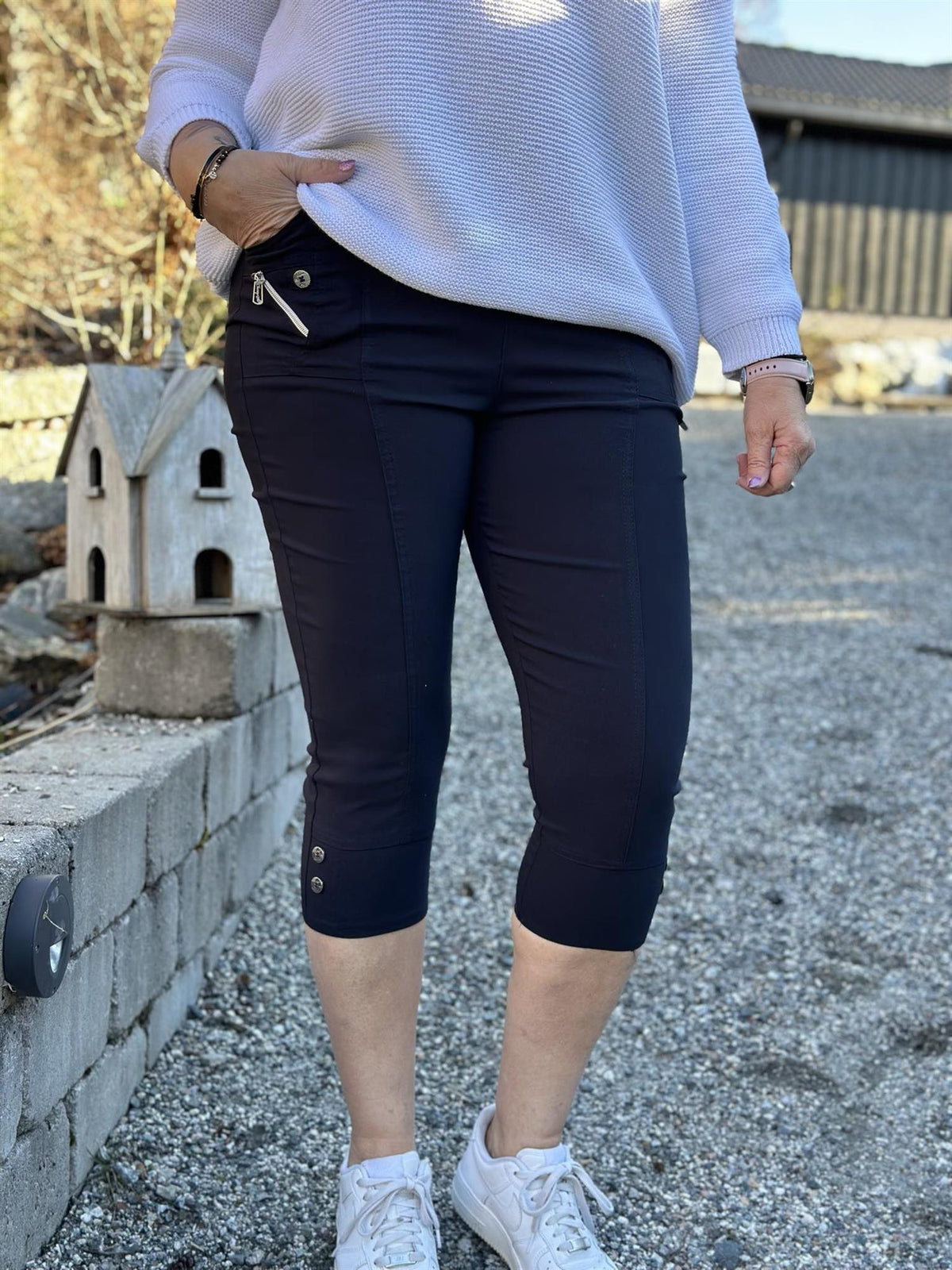 Capri Cherry Berry Navy