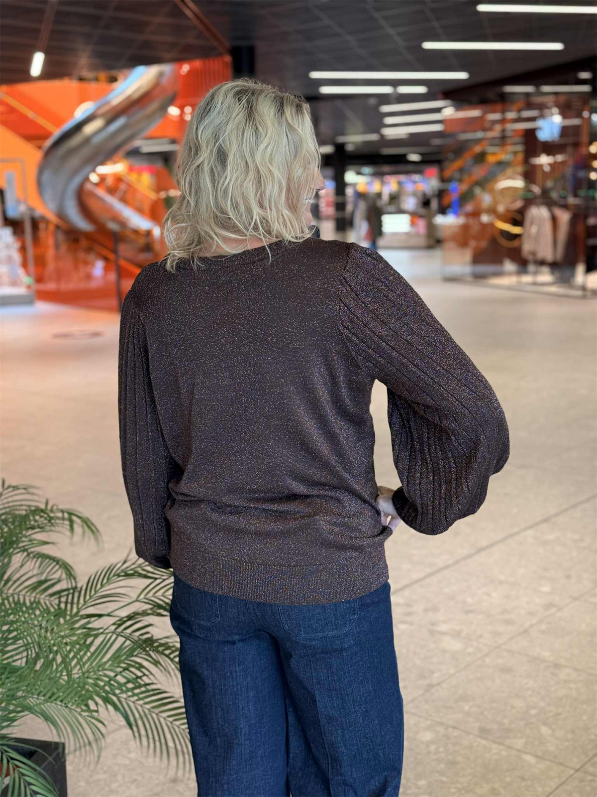 KCregitta Pleat Knit Pullover Black Coffee