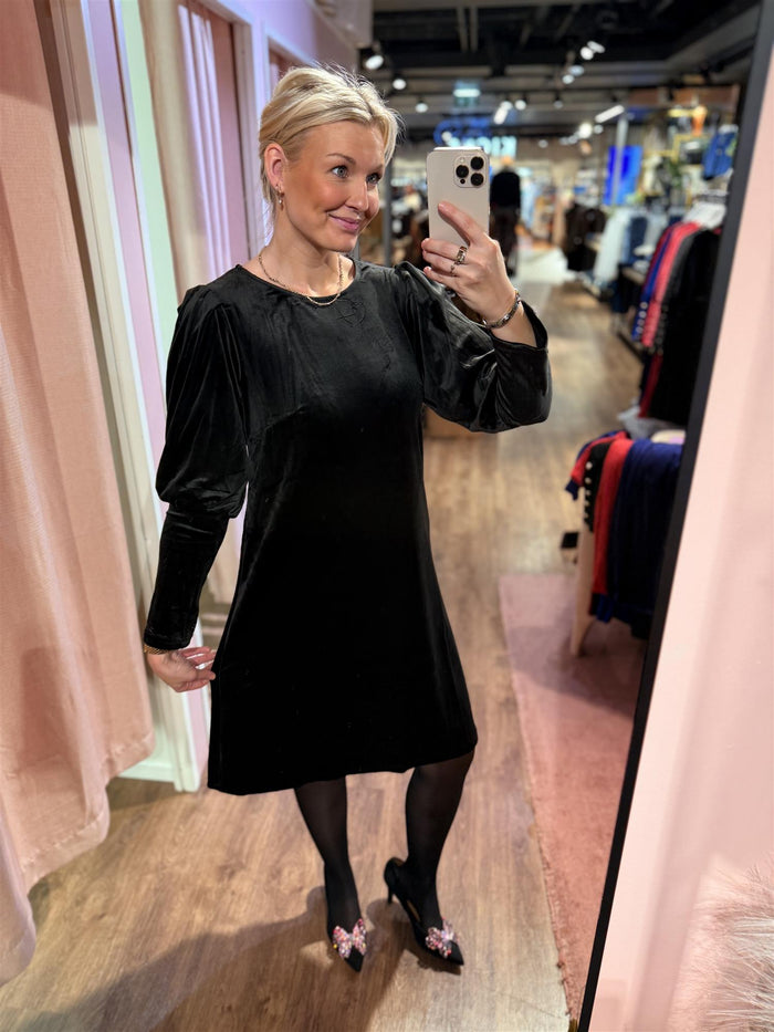 Kjole Tea Velour Sort