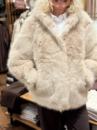 Hood Minky Jacket - Offwhite