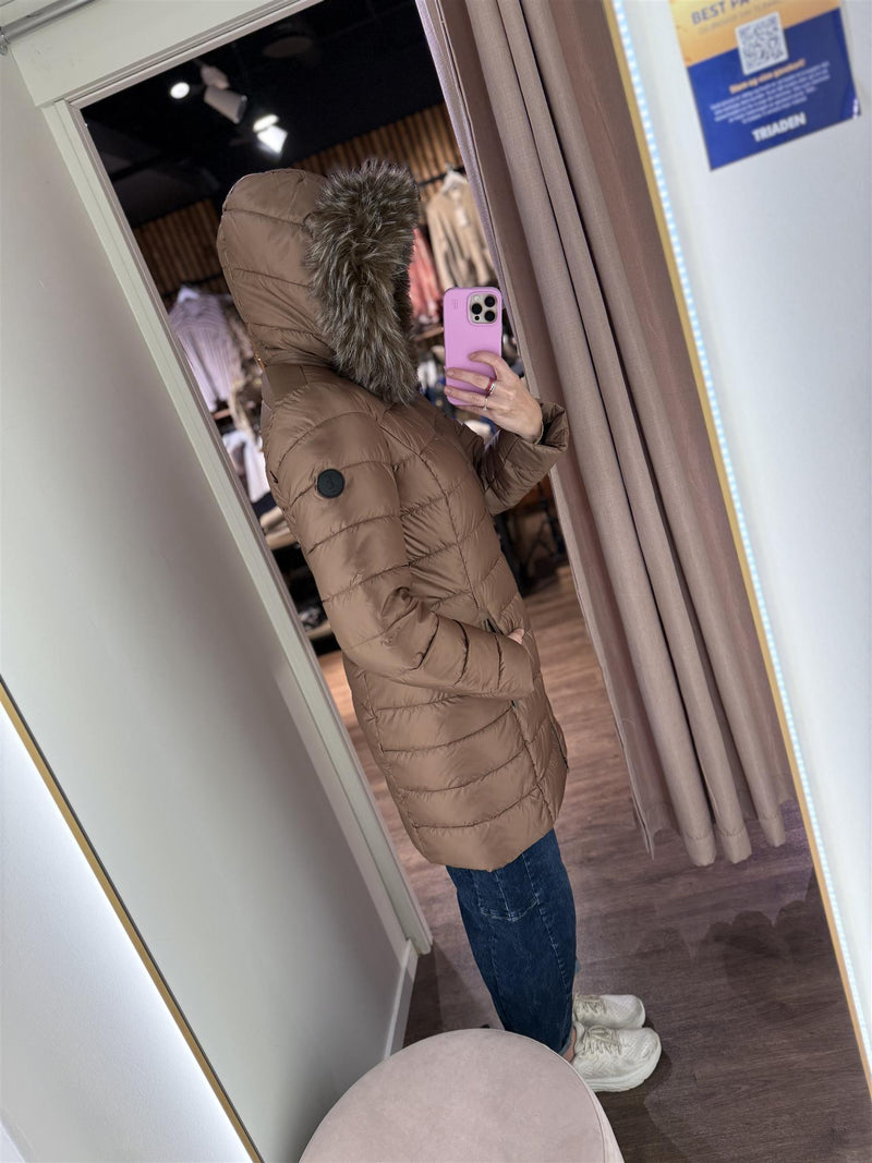 Lang Dunjakke Camel m. Fuskpels