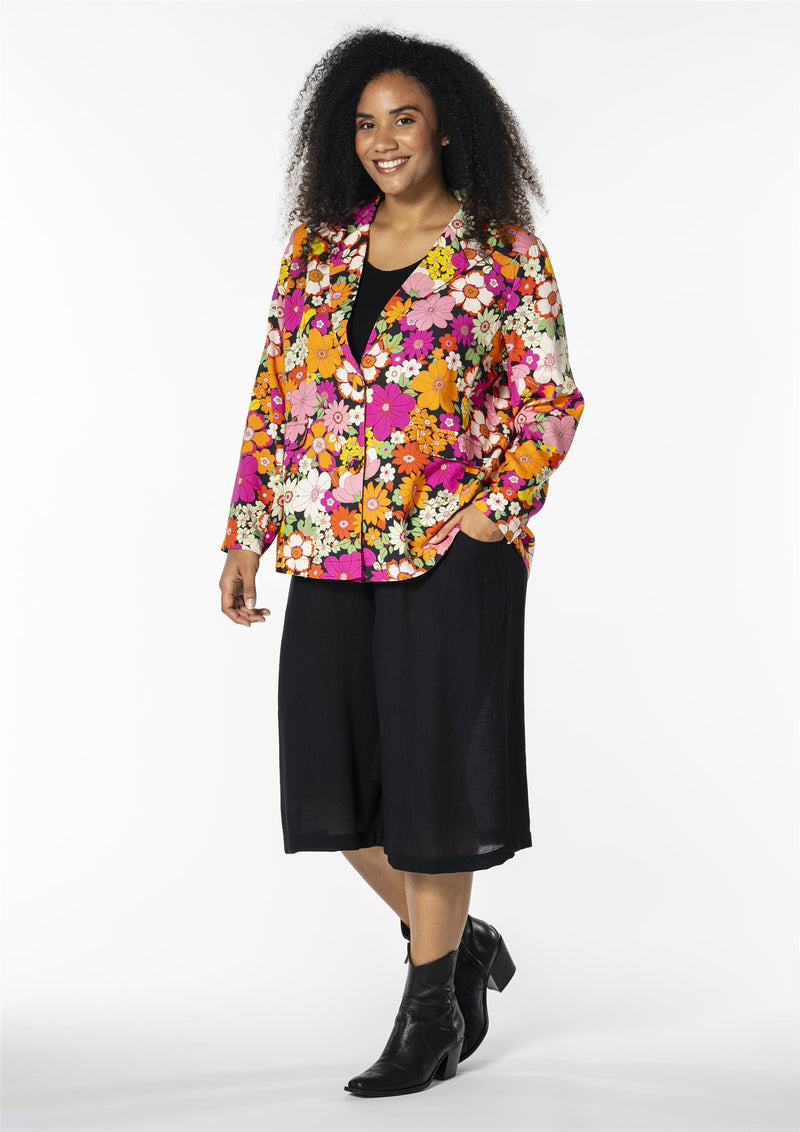 SKamila Blazer