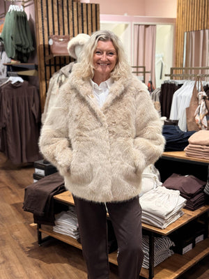 Hood Minky Jacket - Offwhite