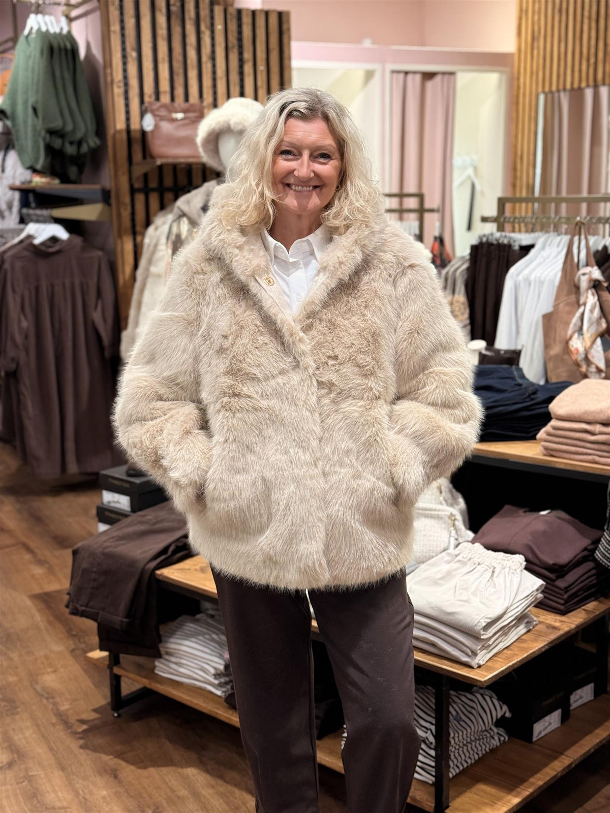 Hood Minky Jacket - Offwhite