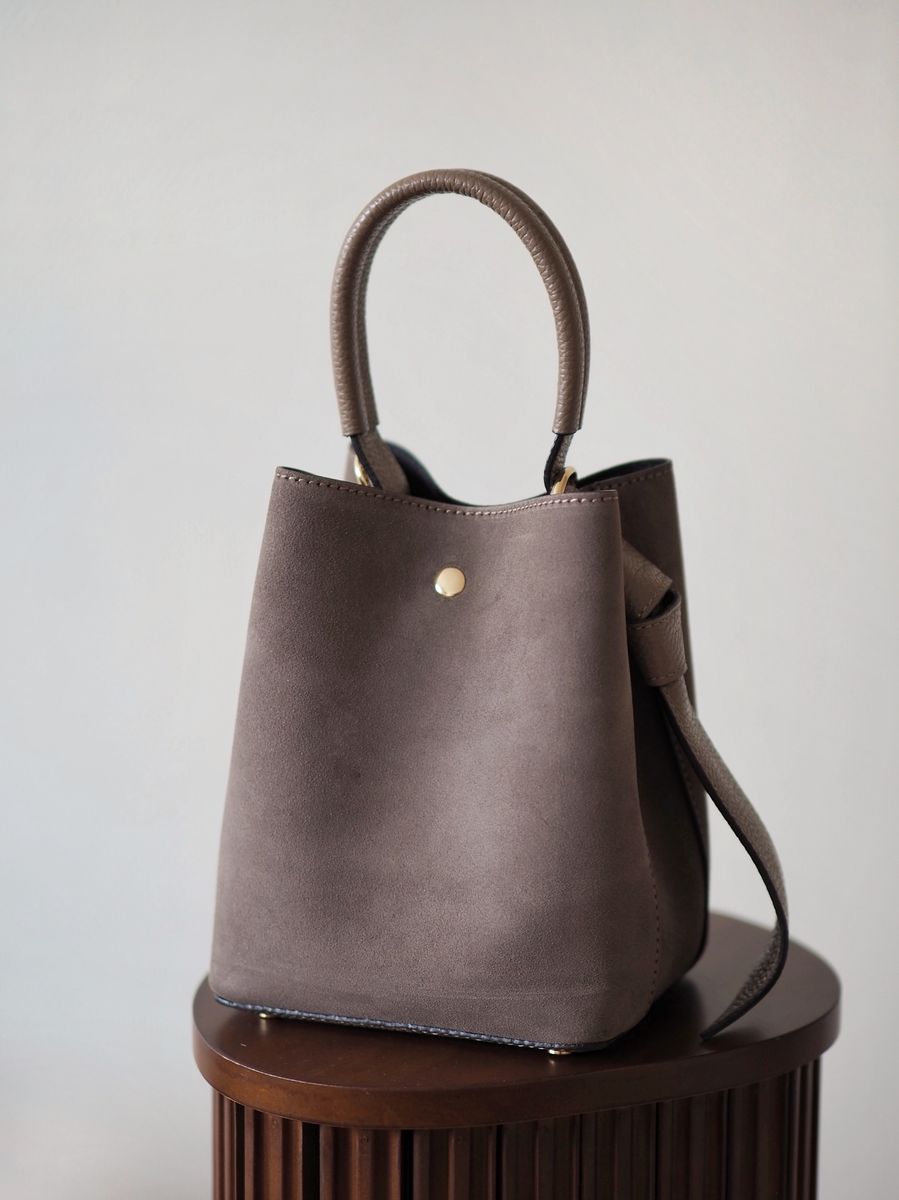 Bøtteveske Semsket Skinn Taupe