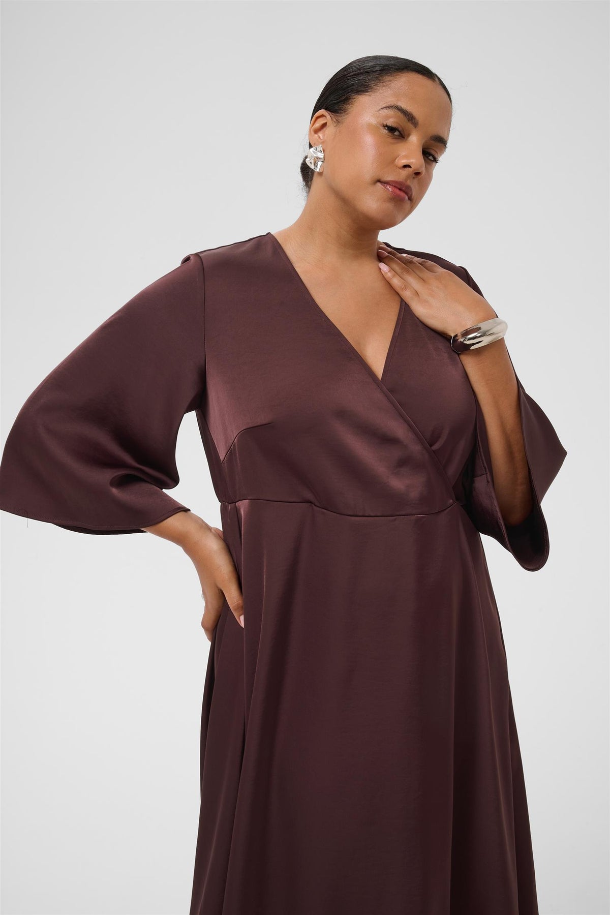 KCgunhilda Dress Fudge