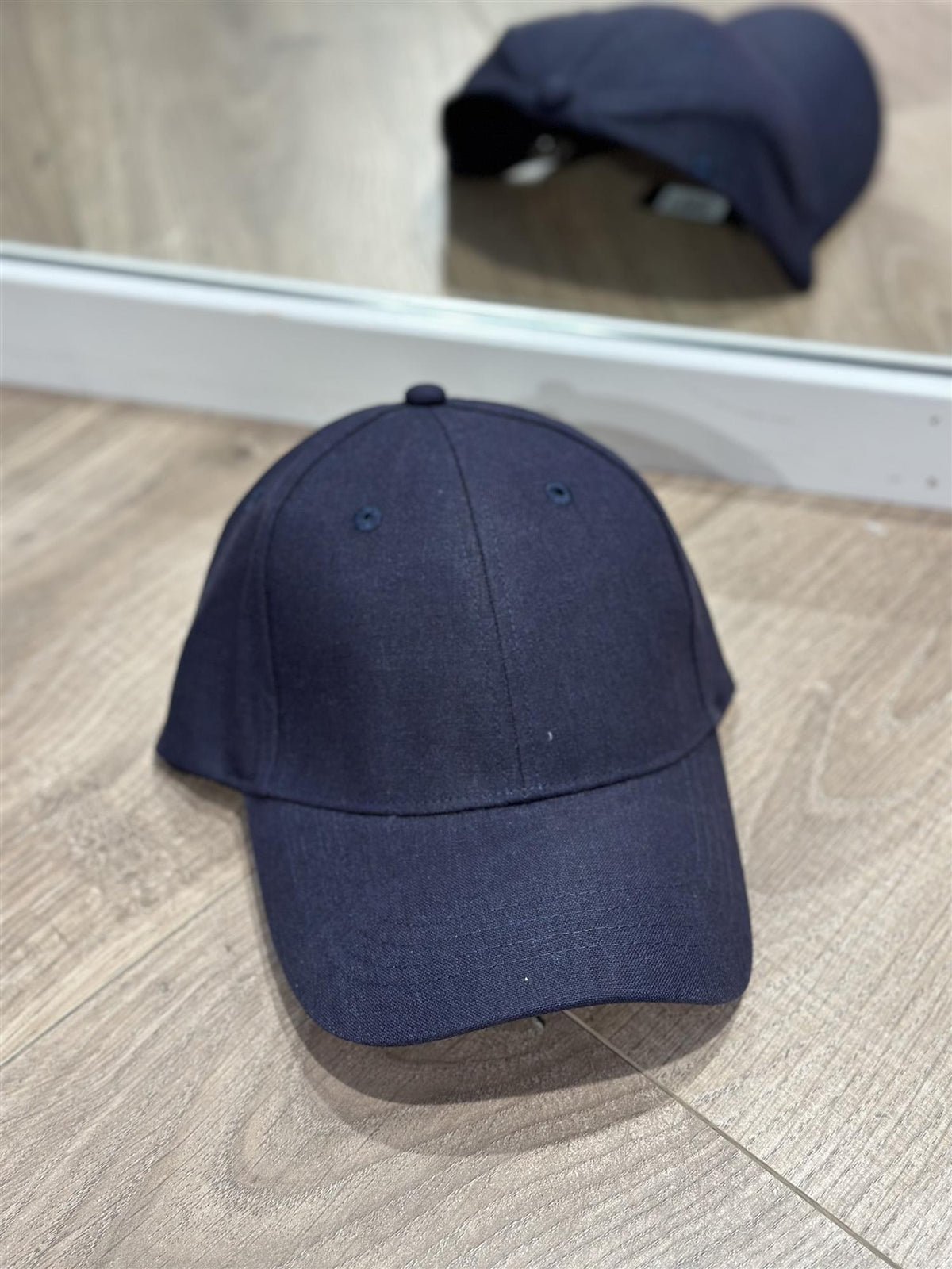 Caps Lin navy