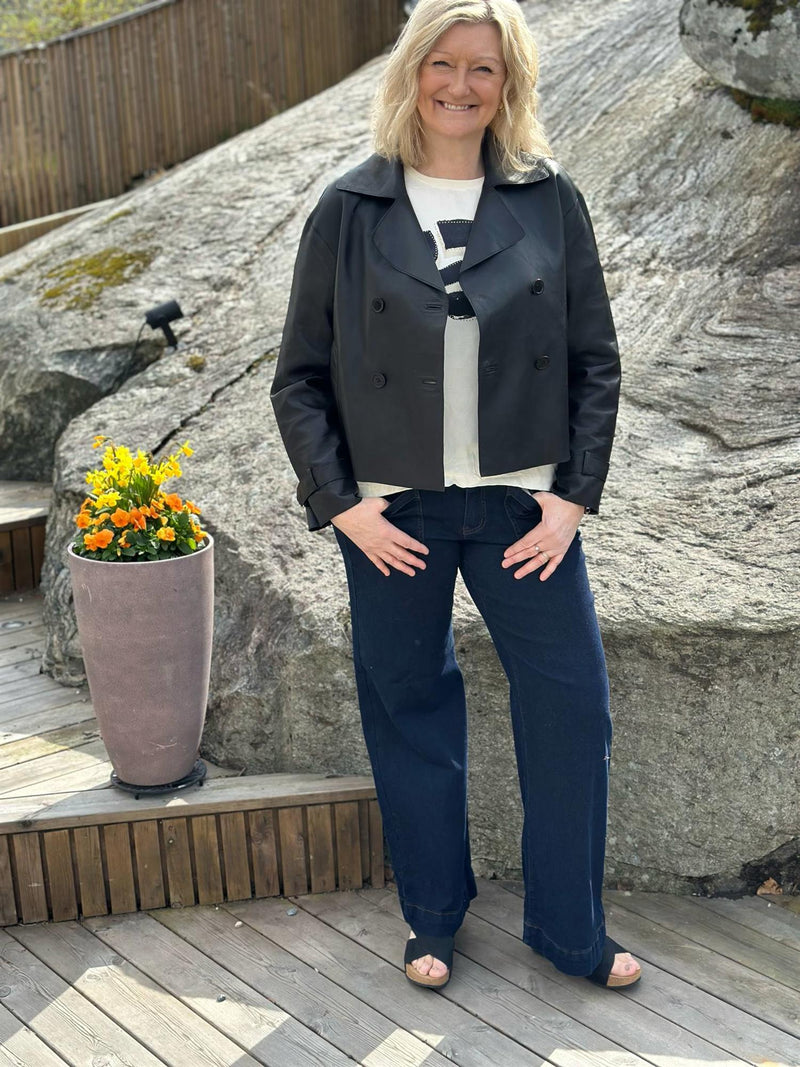 Short Leather Trenchcoat