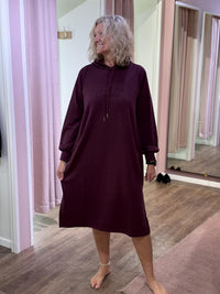 Hette-kjole Mya Maroon