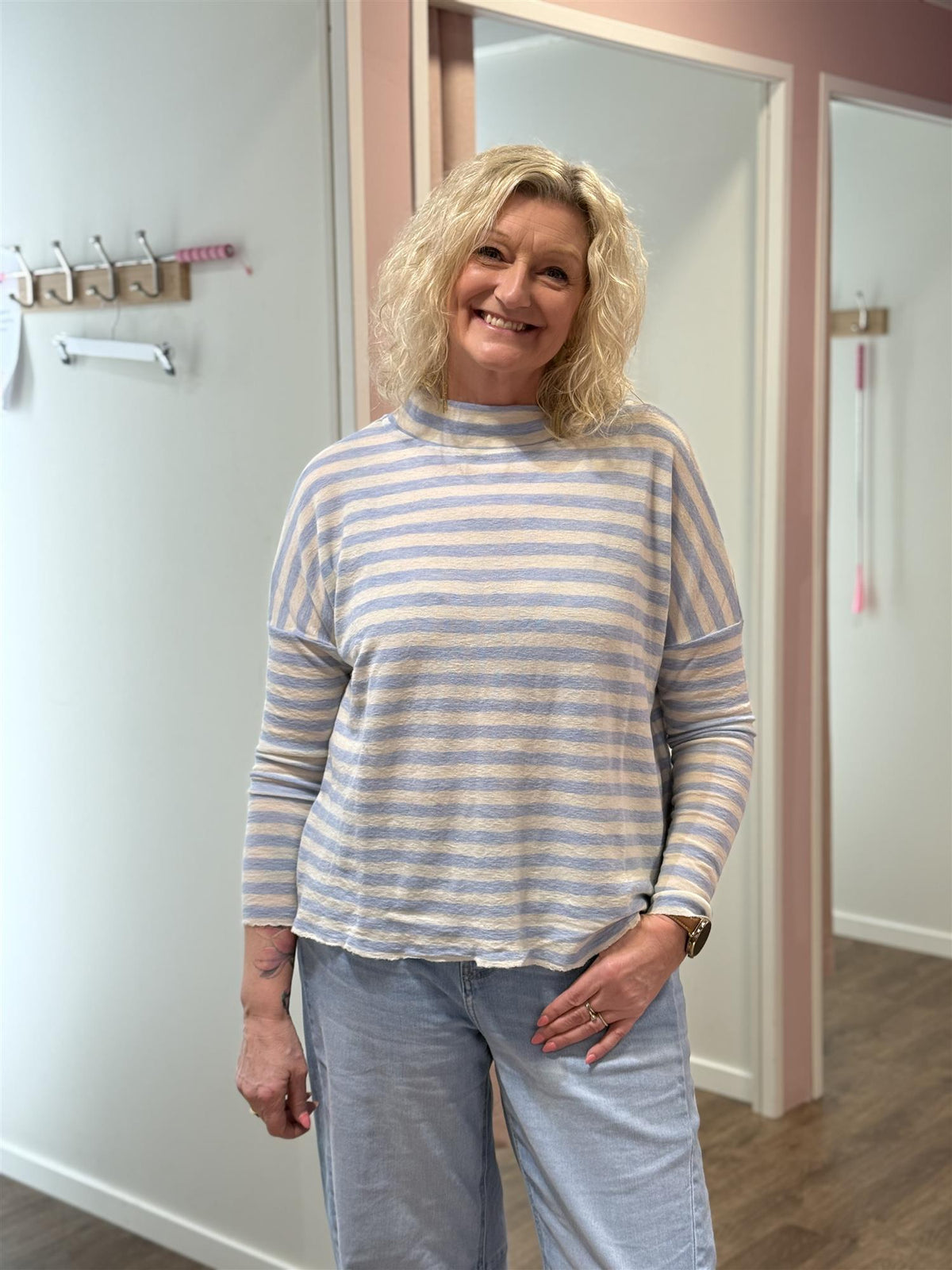 "Rampegenseren" Wide Shirt w/turtle neck Blå/Hvit stripet