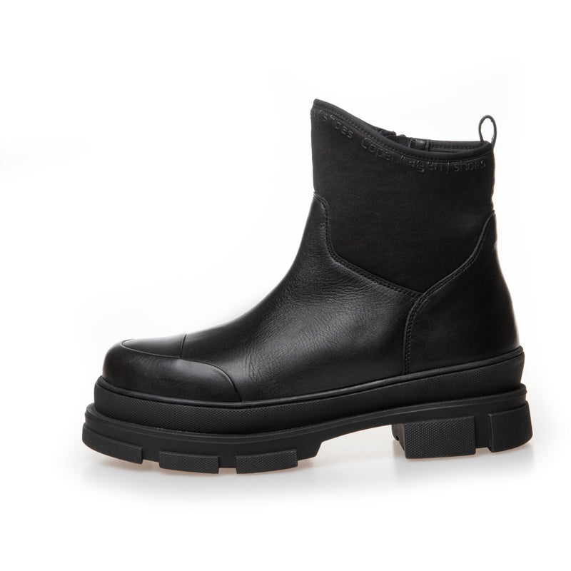 THE WINTER BOOT BLACK