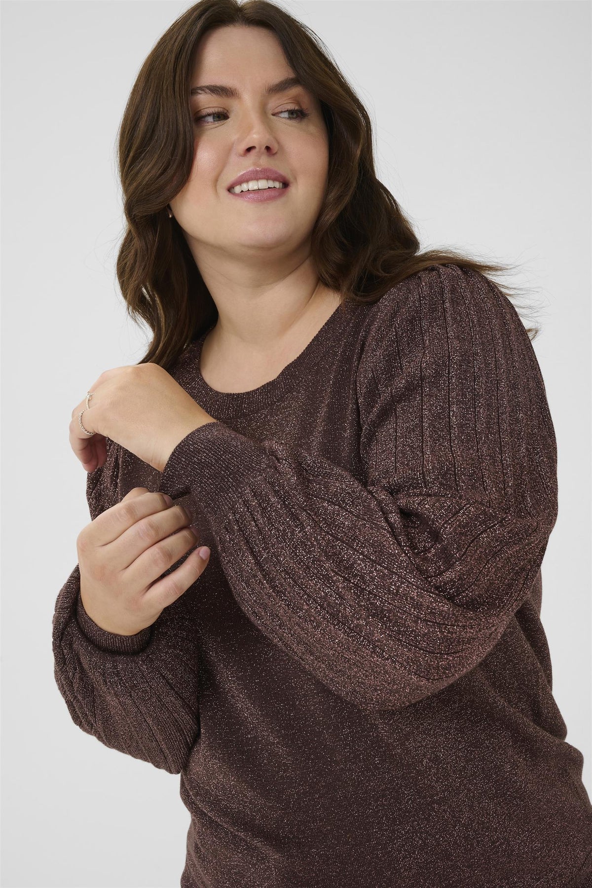 KCregitta Pleat Knit Pullover Black Coffee