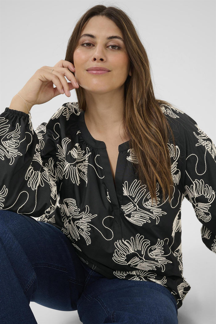 KCkimmie Blouse Black Chalk Embr