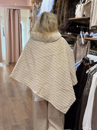 Cut Poncho Fur - Offwhite