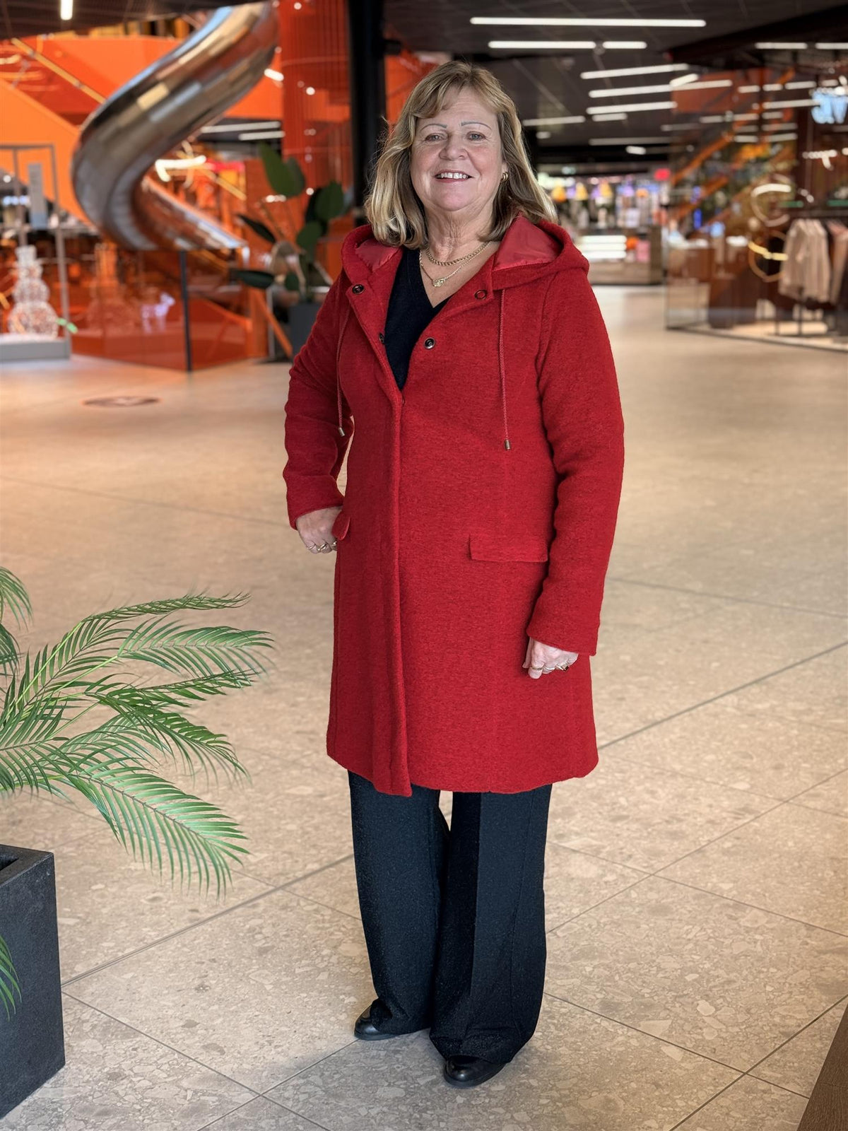 Kåpe m Hette/vannavvisende Rød