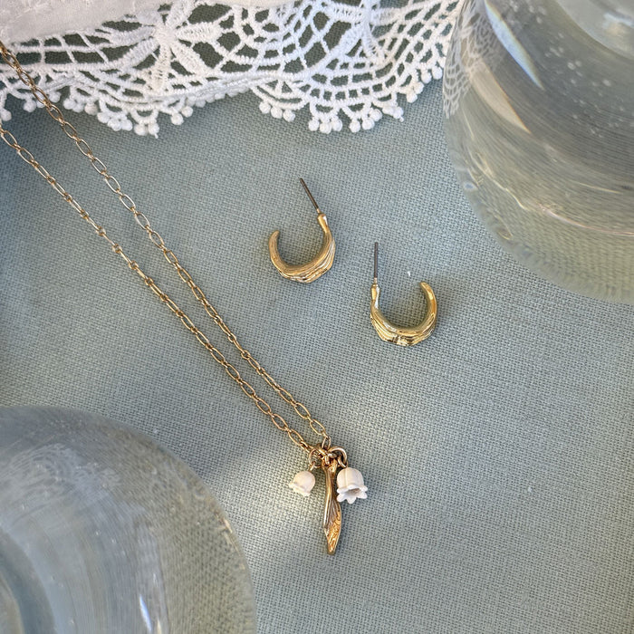 Kort kjede, Lilies & Pearls