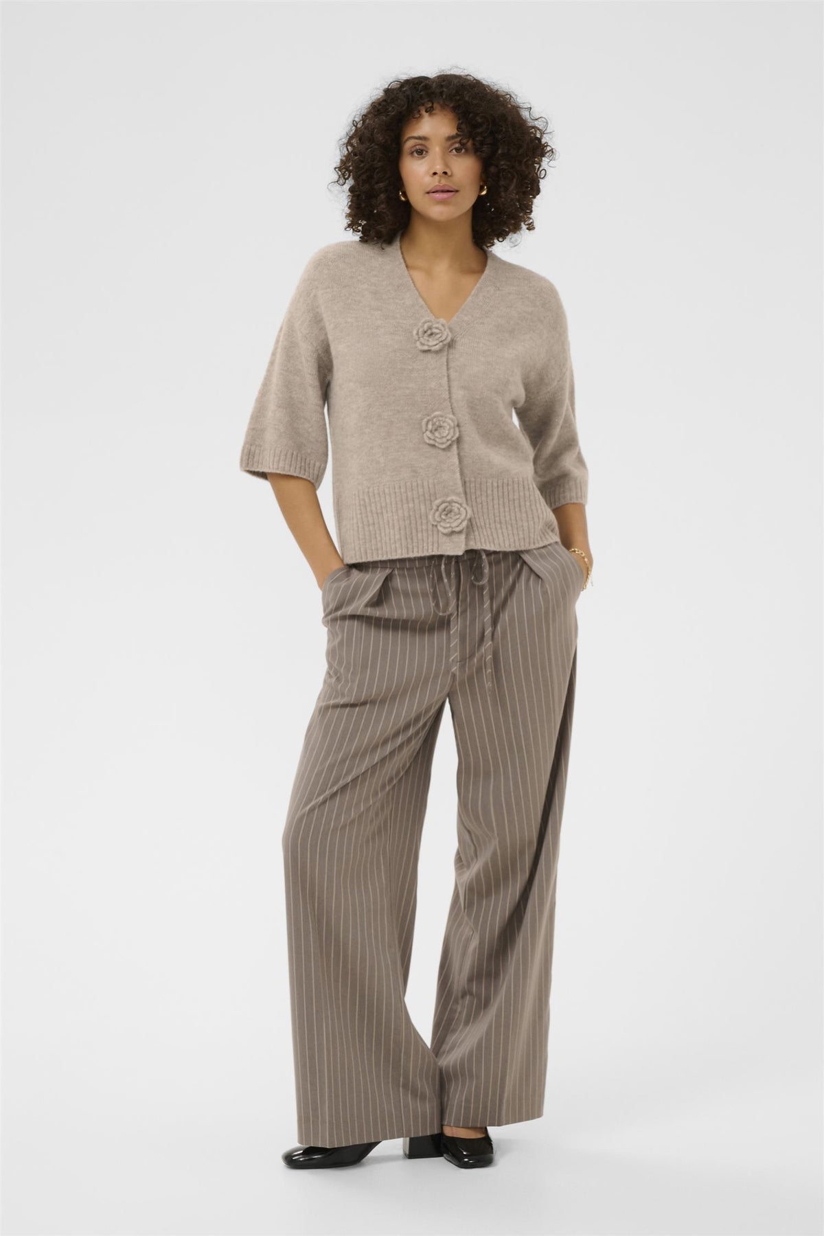 KArosie Cardigan Feather Grey