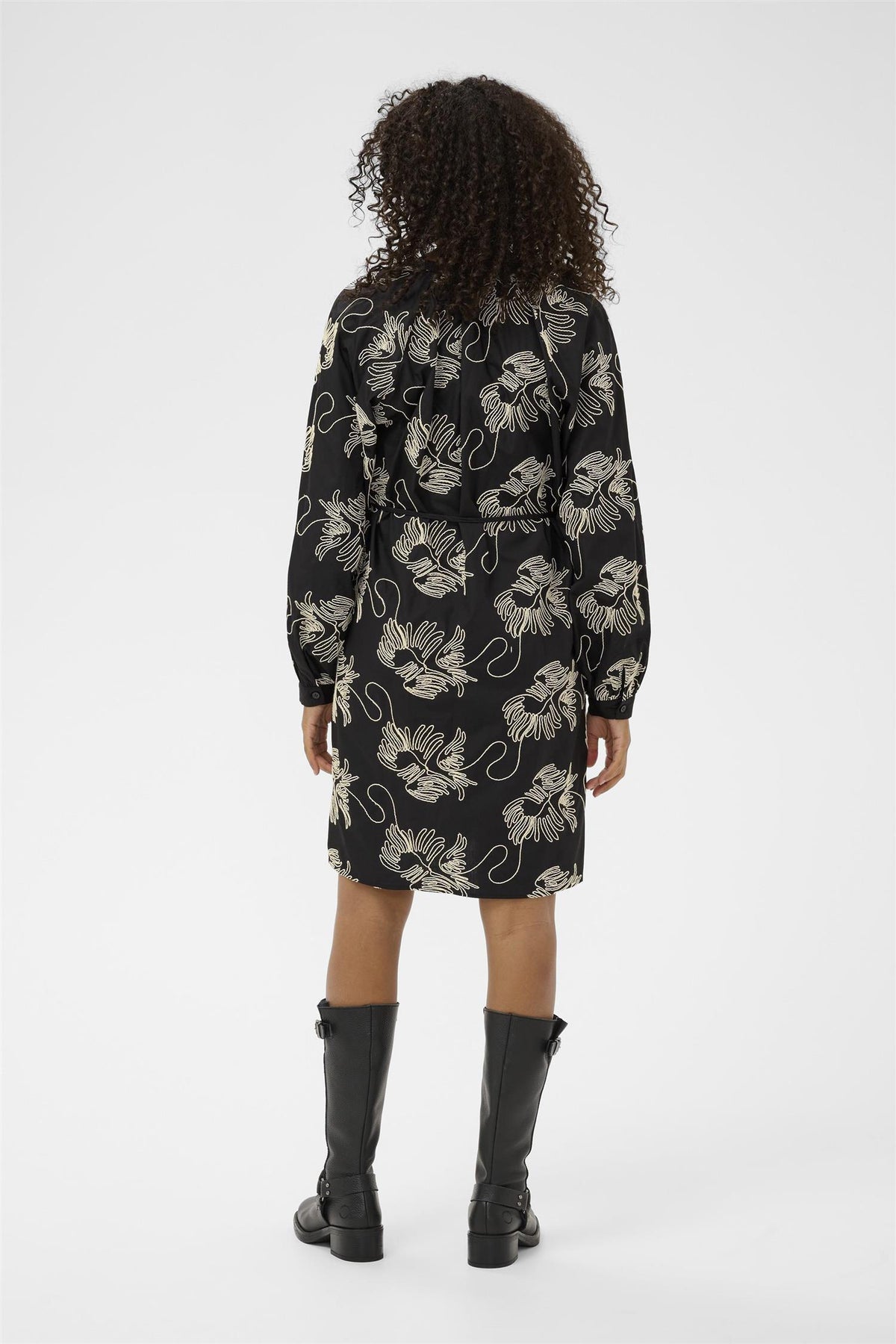 KAvinie Dress Black Chalk Embr