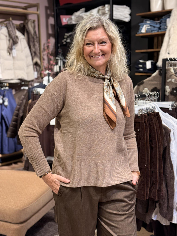 Skjer Lite Silke - Lys brun paisley