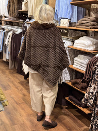Cut Poncho Fur - Chocolate