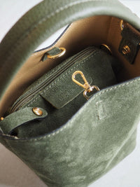 Bøtteveske Semsket Skinn Oliven