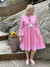 Kjole Boho Doll Emb Pink