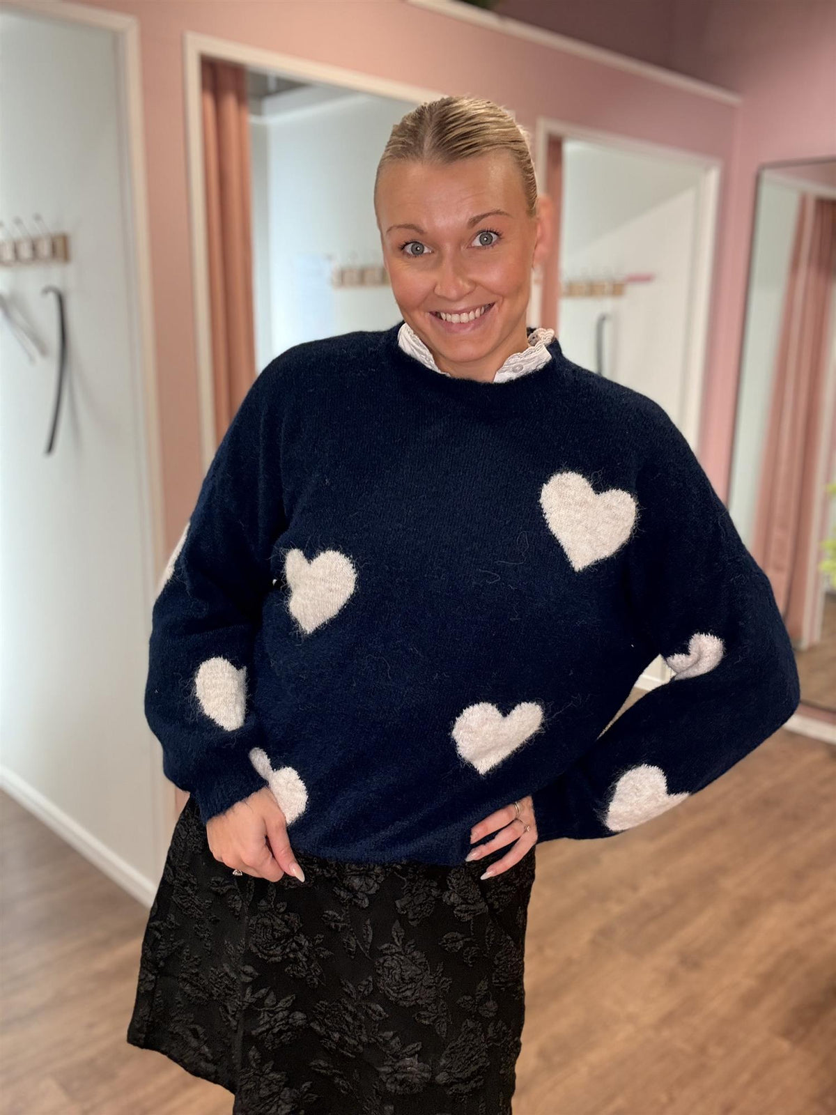 Genser Tiril Navy/ White Heart