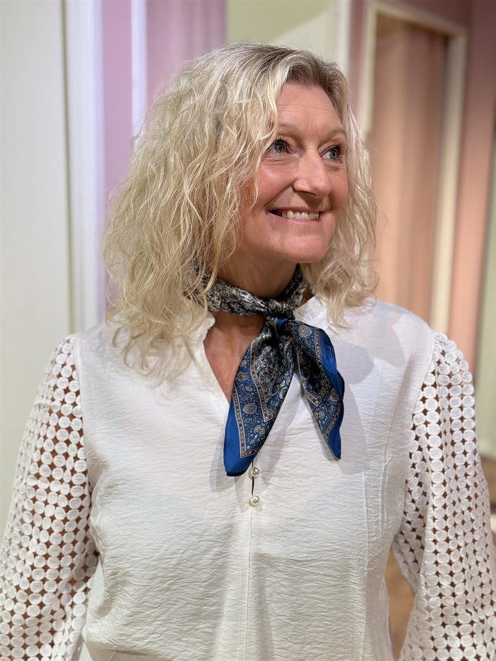 Skjer Lite Silke, Blå