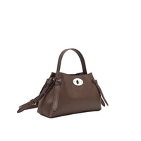 Hermine Brun veske i imitert skinn med vri-lås