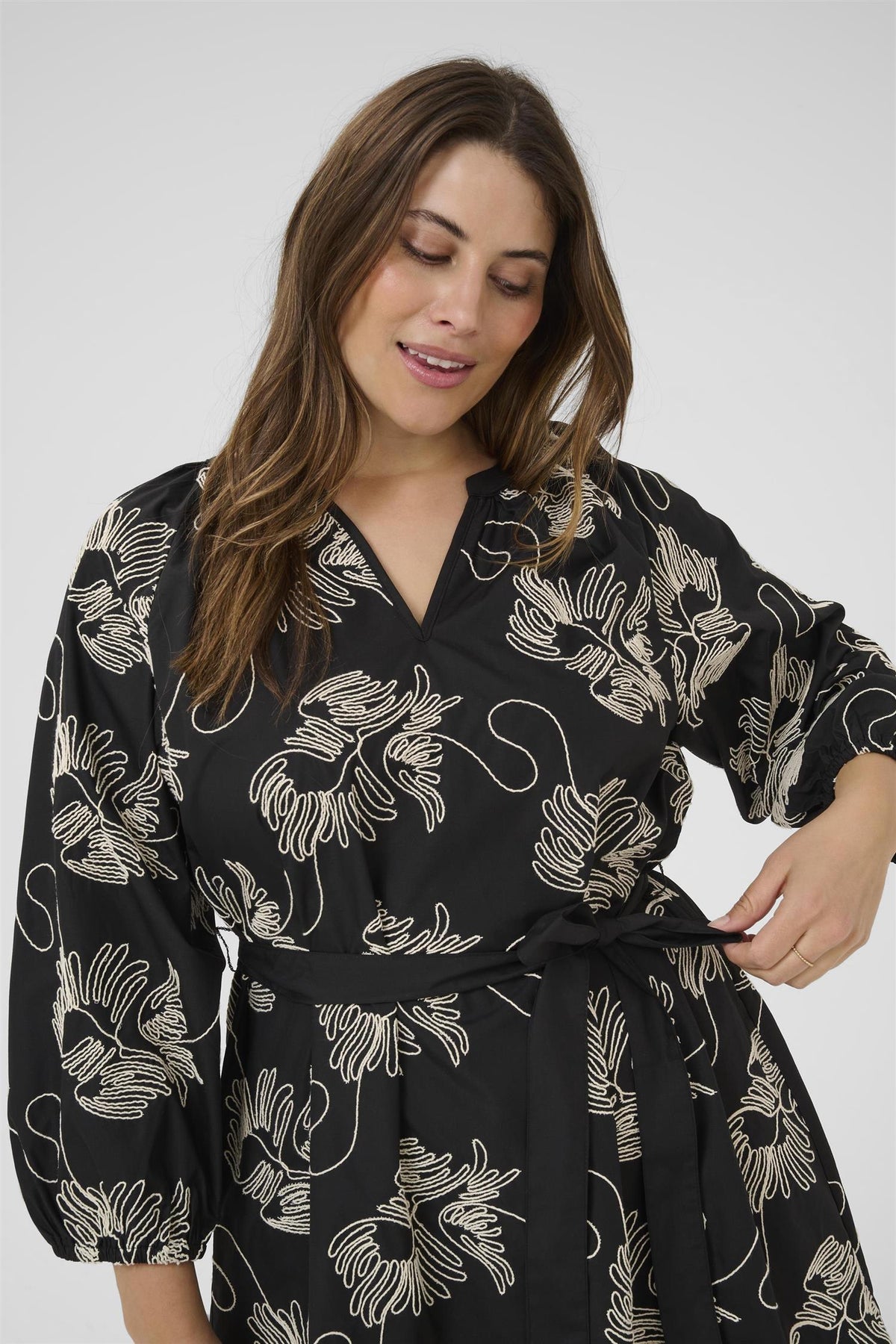 KCkimmie Dress Black Embro