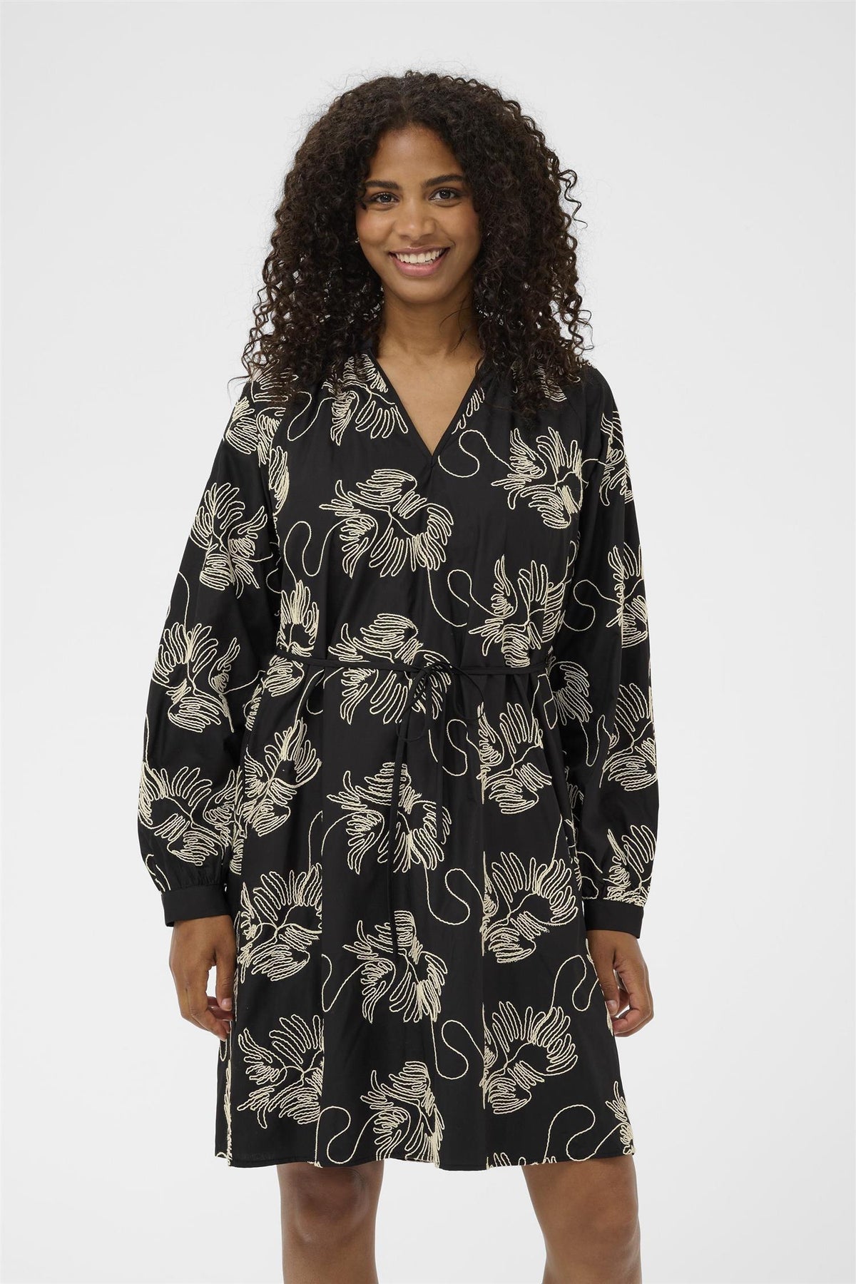 KAvinie Dress Black Chalk Embr