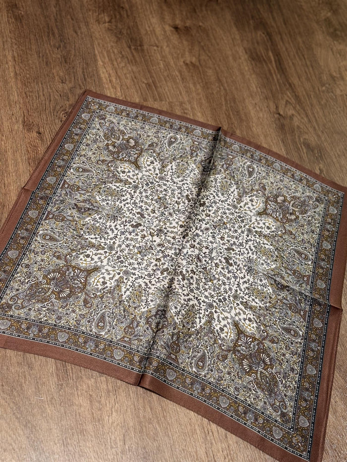 Skjer Lite Silke, Brun/Beige Paisley