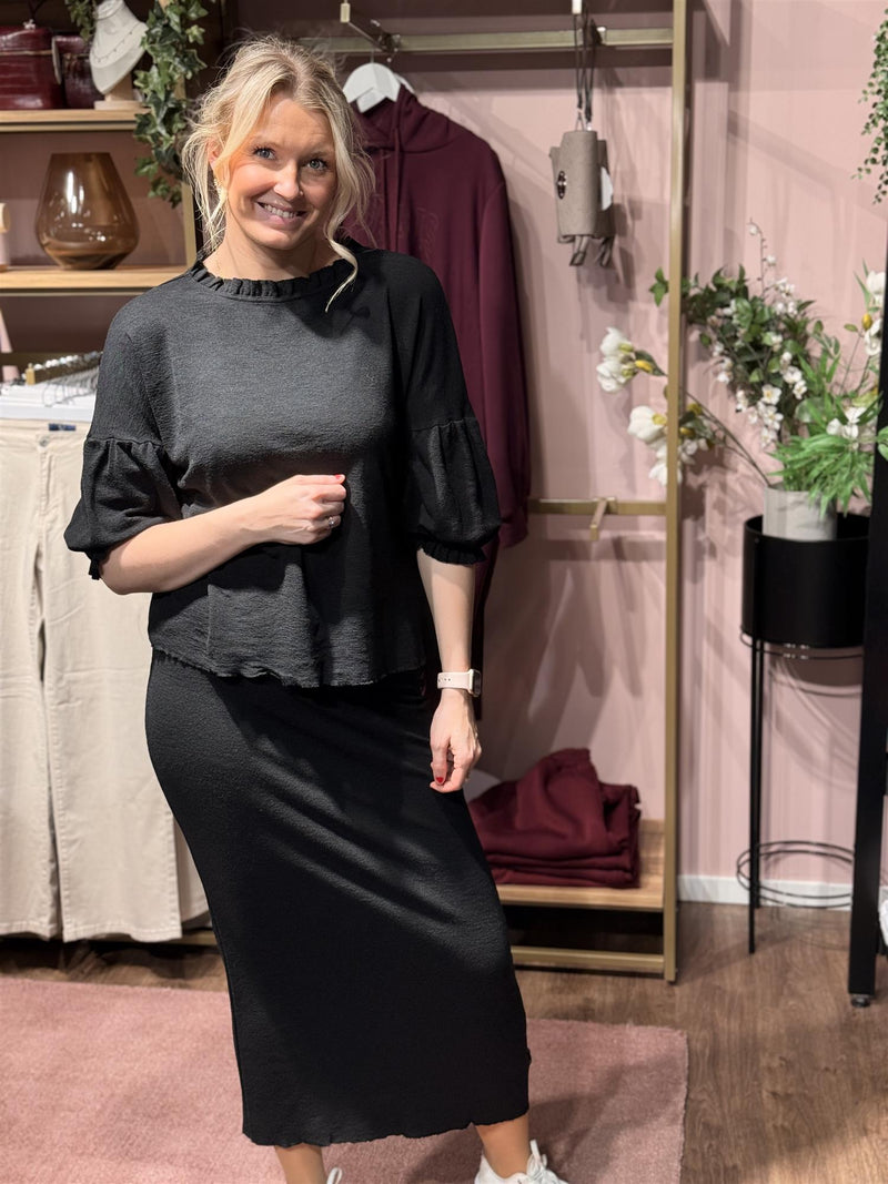 Shirt Wide Ruffle Neck 3/4 Black