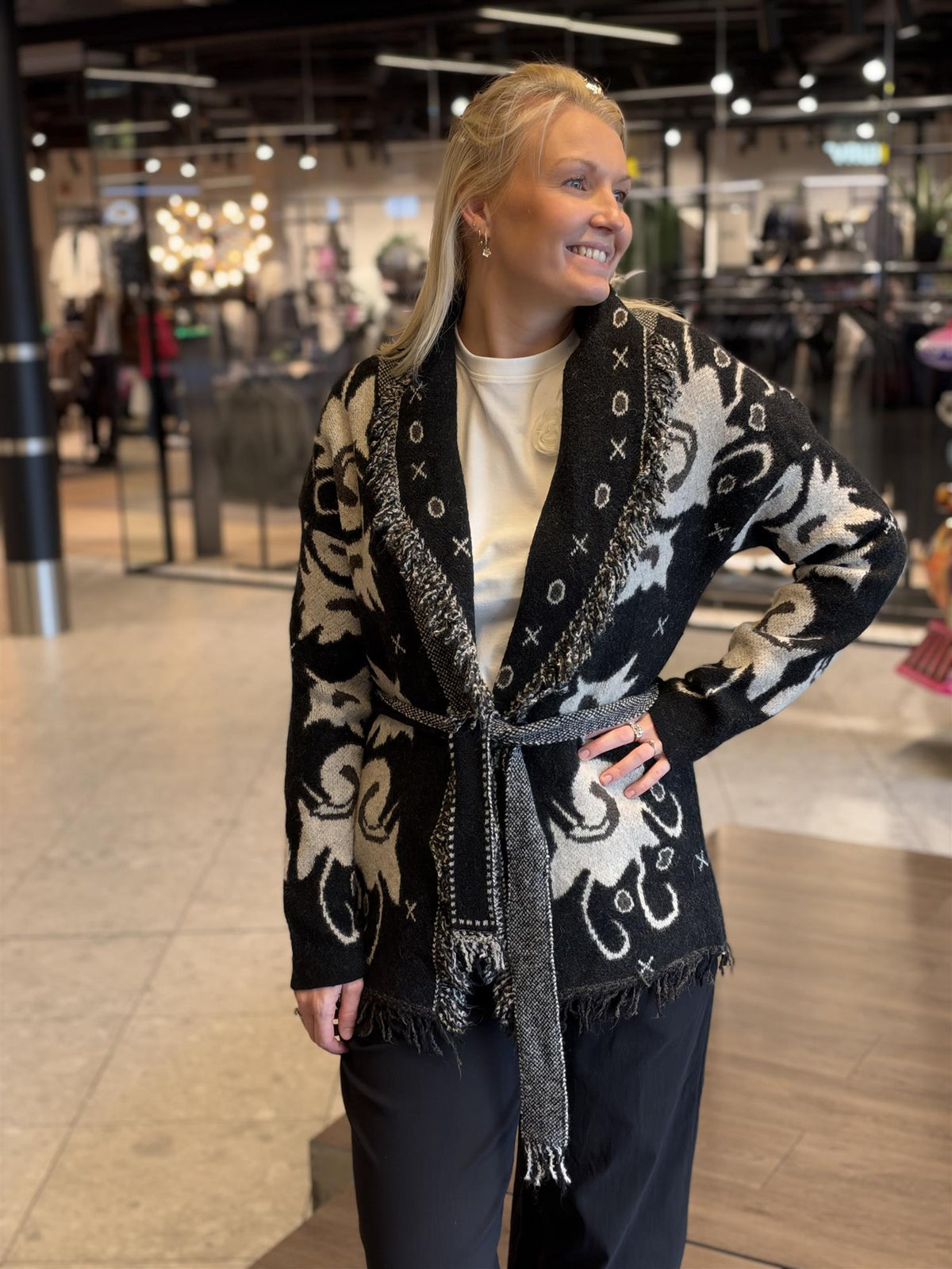 Frill Kiel Cardigan - Black
