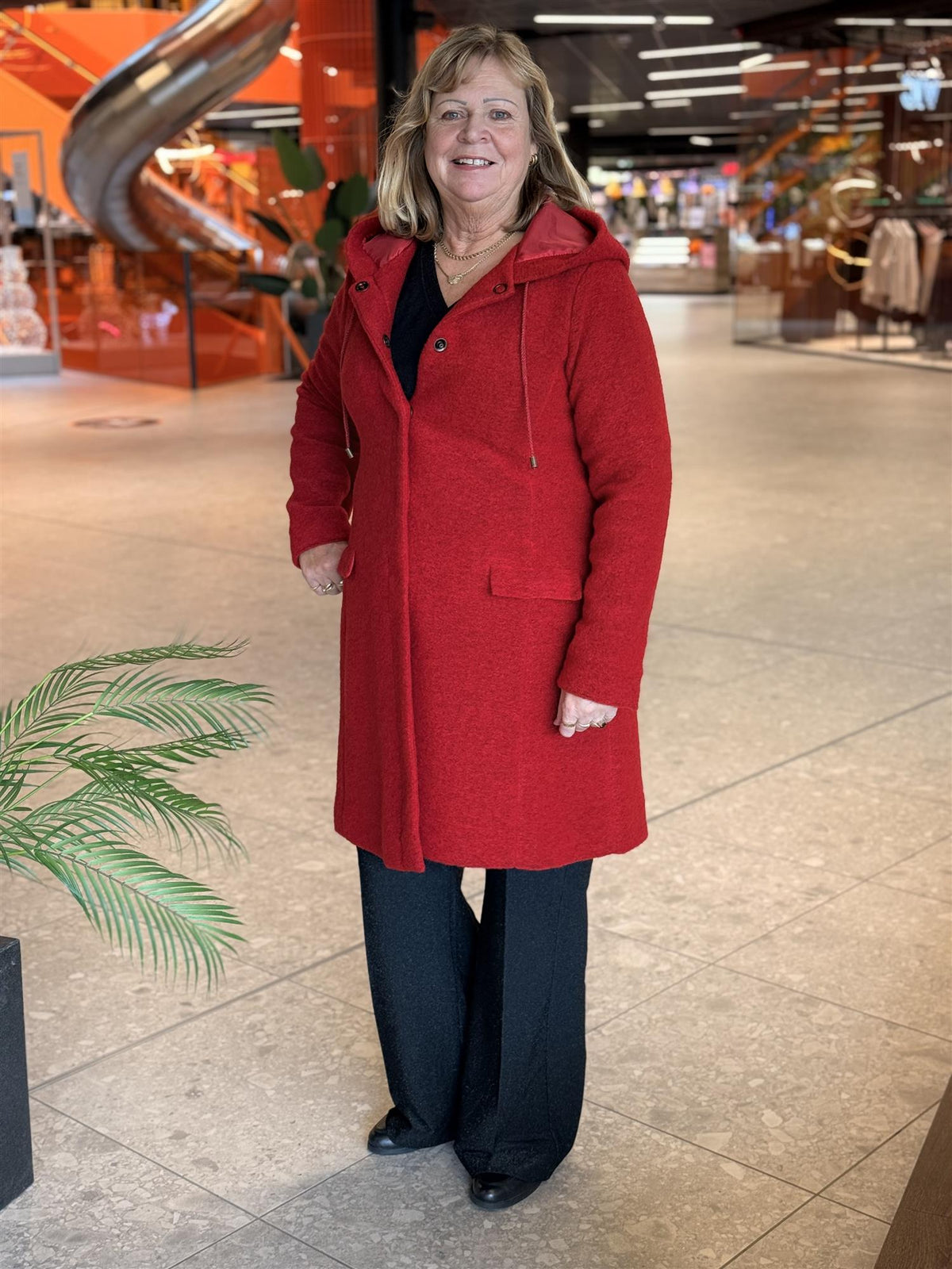 Kåpe m Hette/vannavvisende Rød