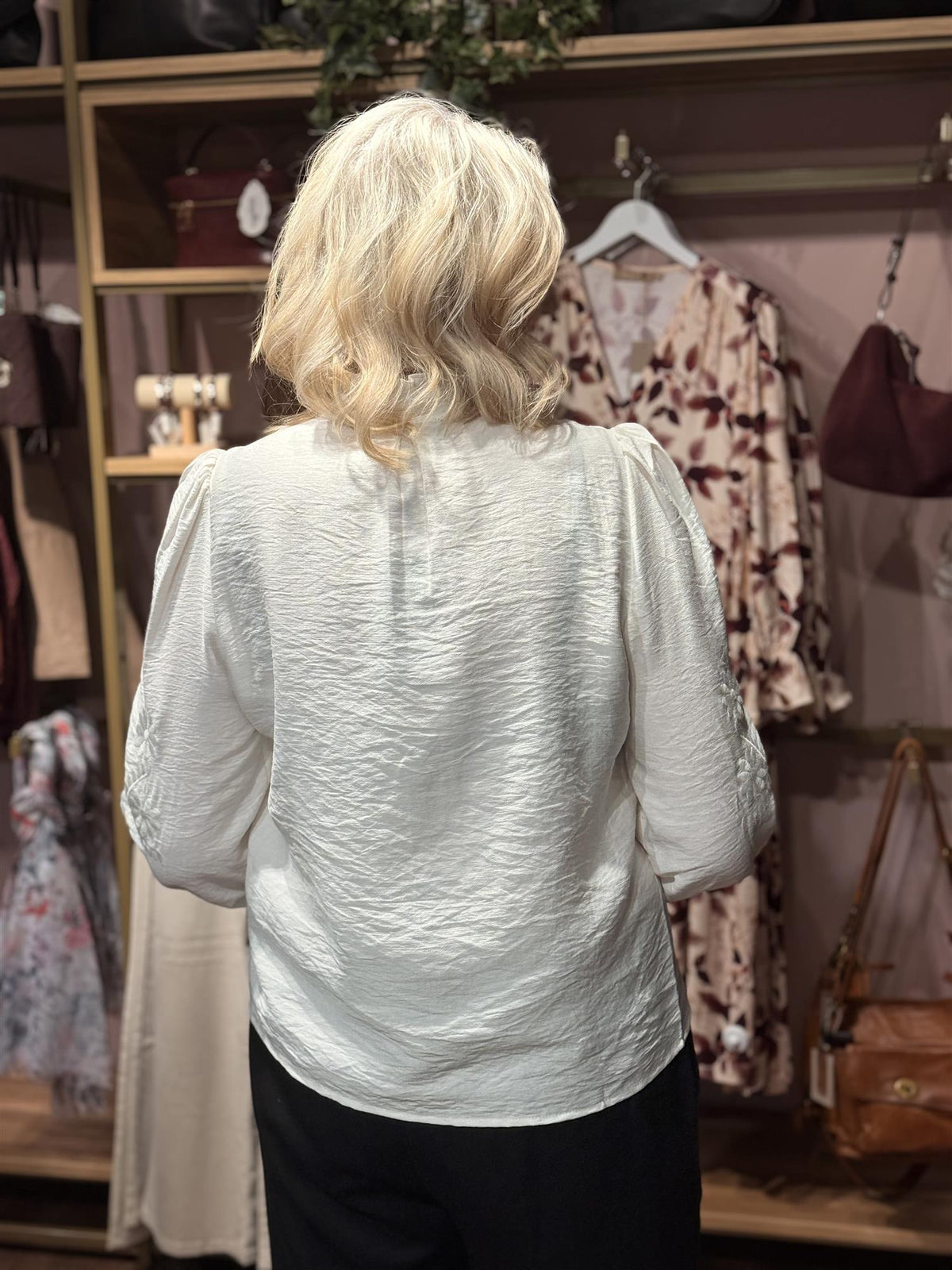 Bluse Vanessa Emb Offwhite