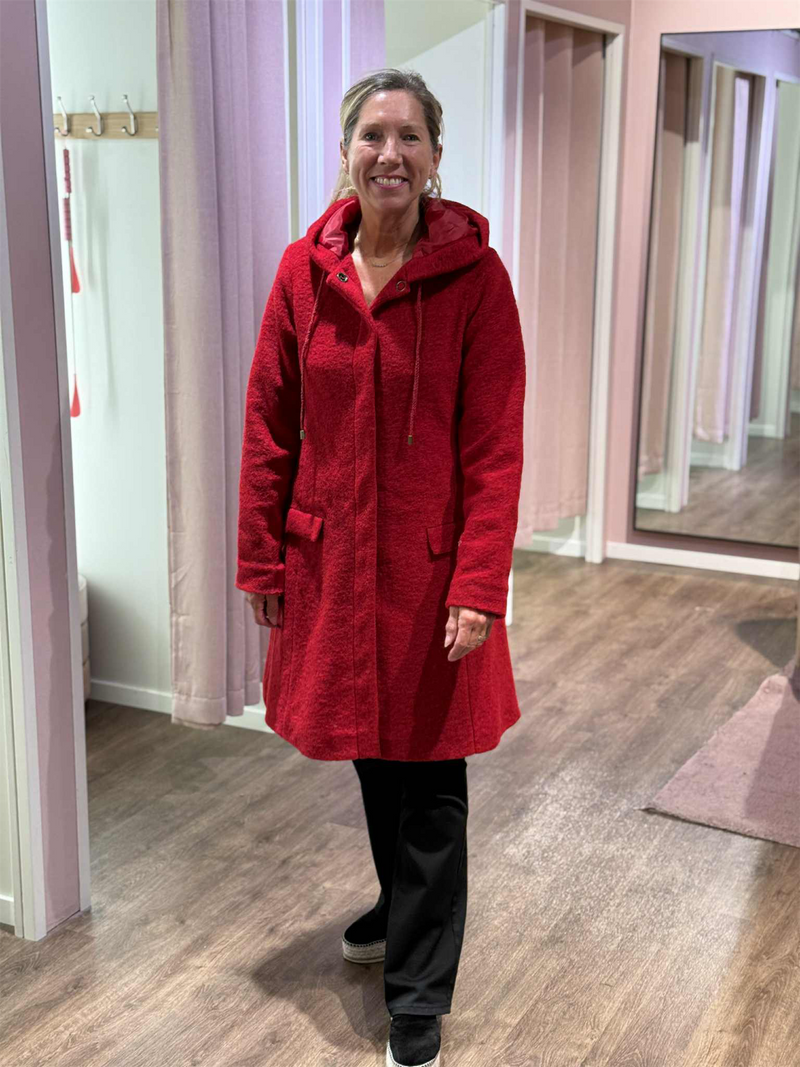 Kåpe m Hette/vannavvisende Rød