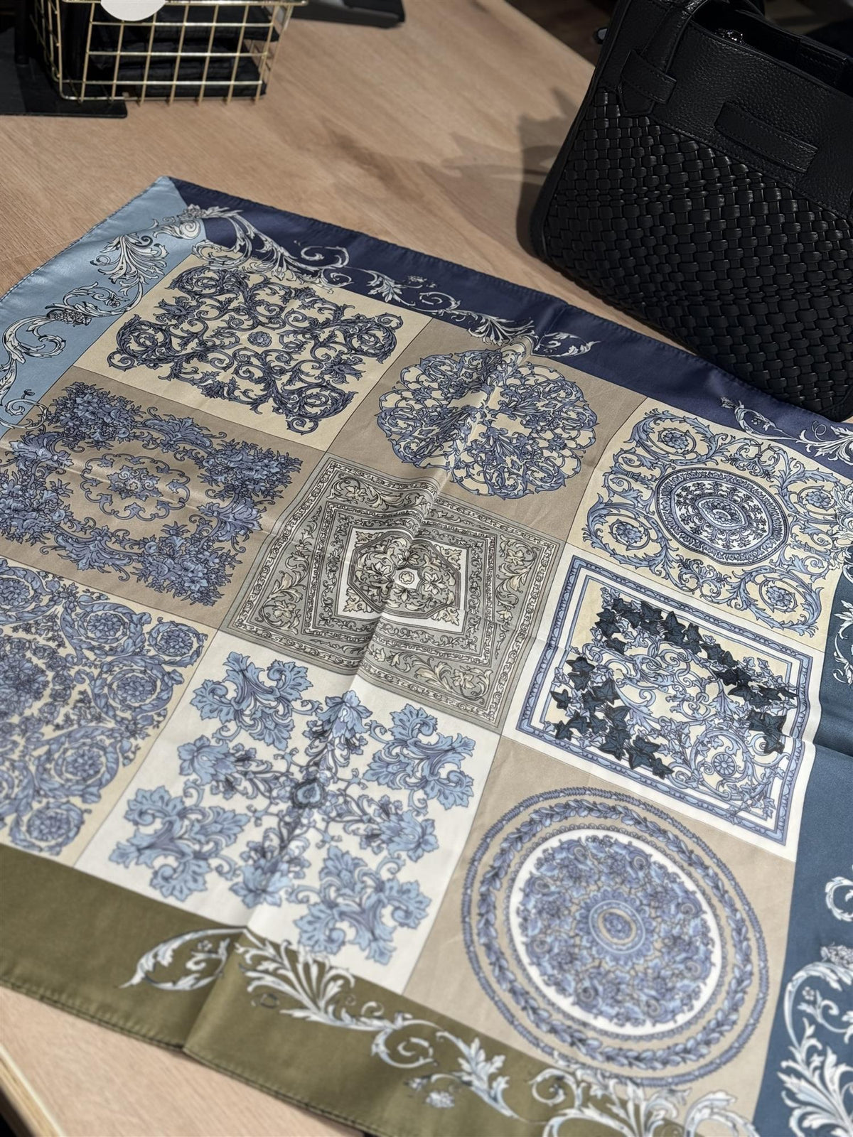 Skjerf Lite Paisley 4 Farger
