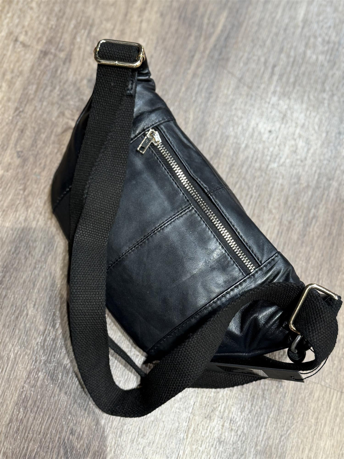 Bumbag Skinn Black w gold