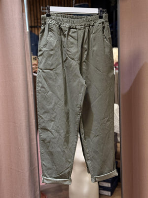 Magic Line Chino Pant - Salvie