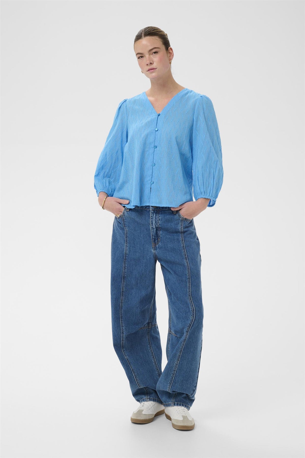 KAgabriela V-Neck Shirt Azure Blue
