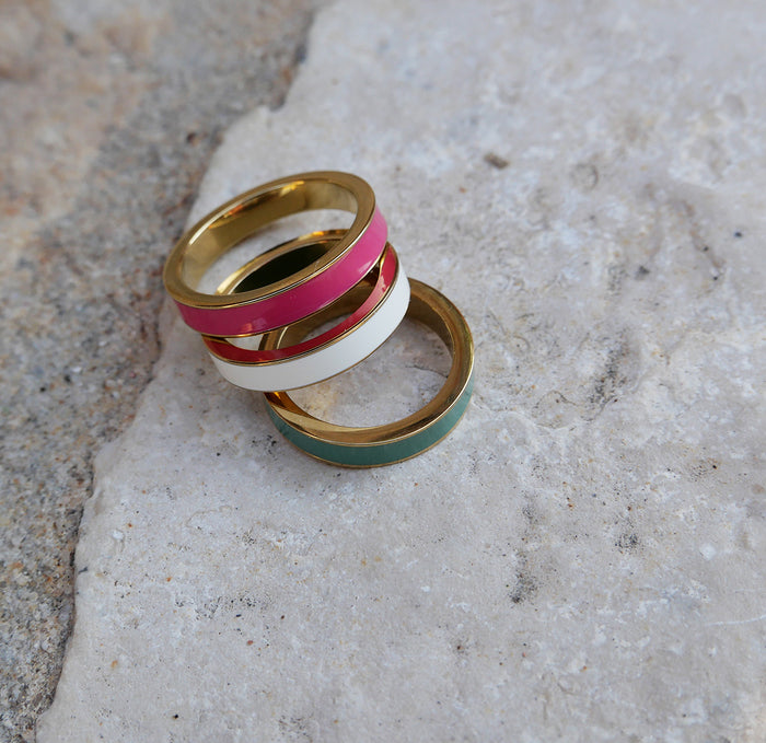 Ring, Rosa emalje
