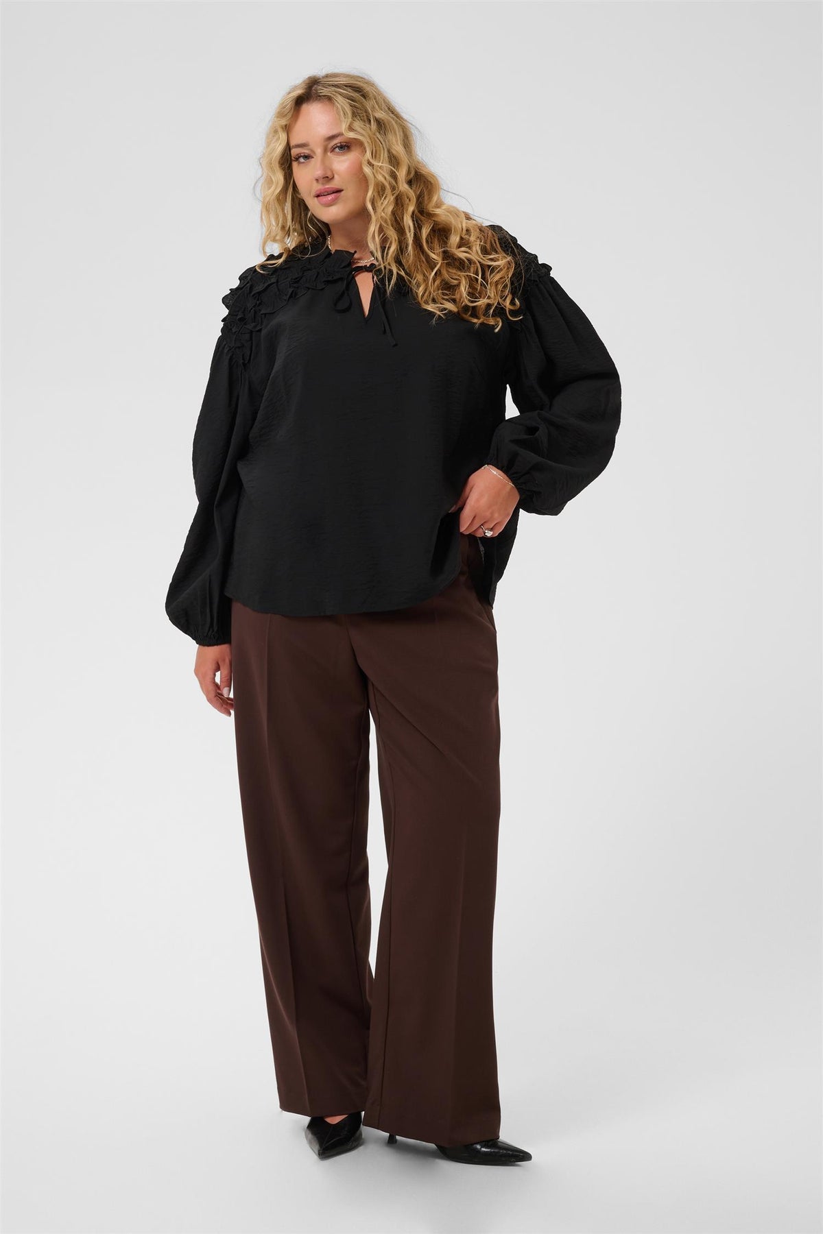 KCnicola Blouse - Black Deep