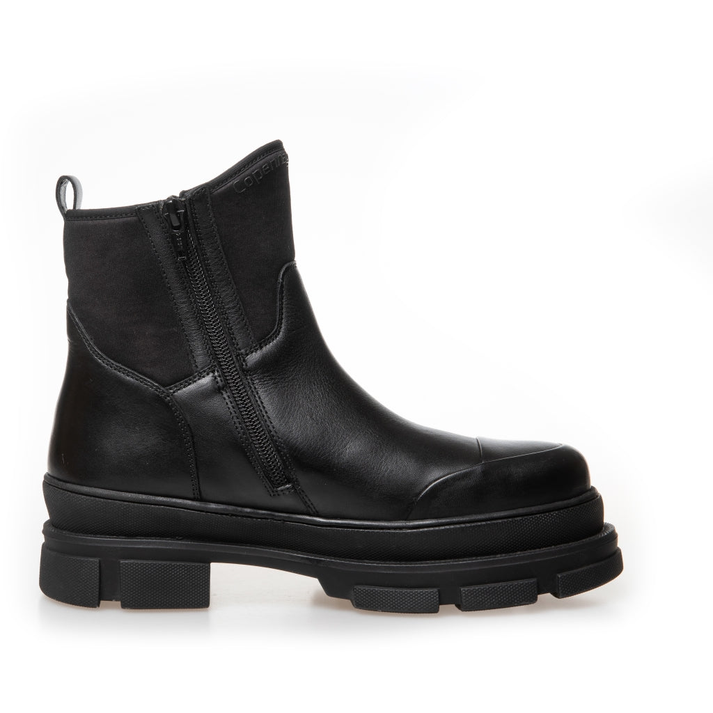 THE WINTER BOOT BLACK