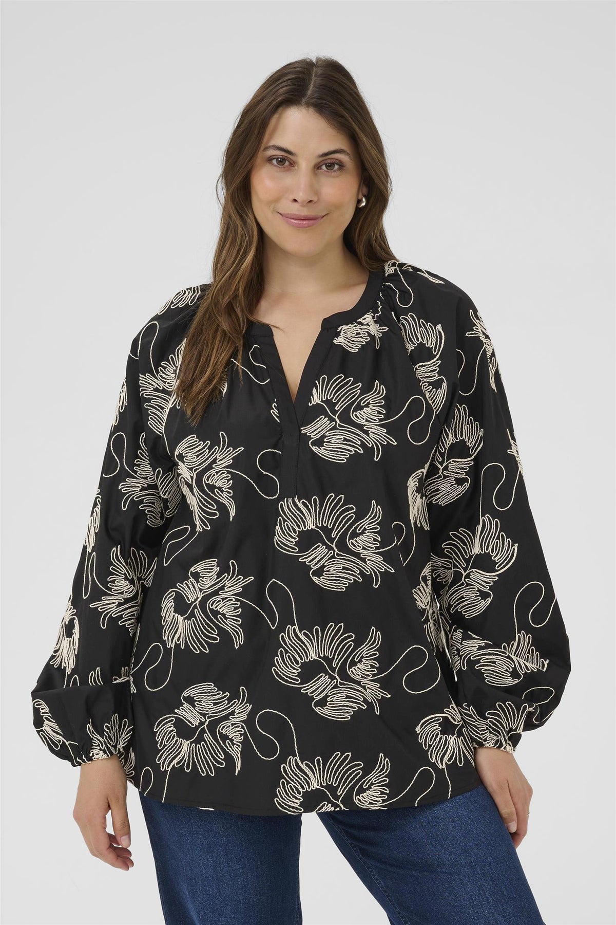 KCkimmie Blouse Black Chalk Embr