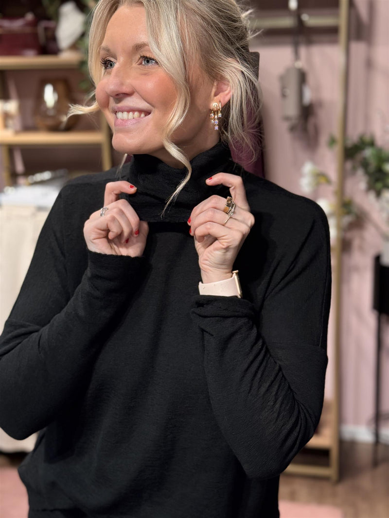 Shirt loose w/roll neck Black