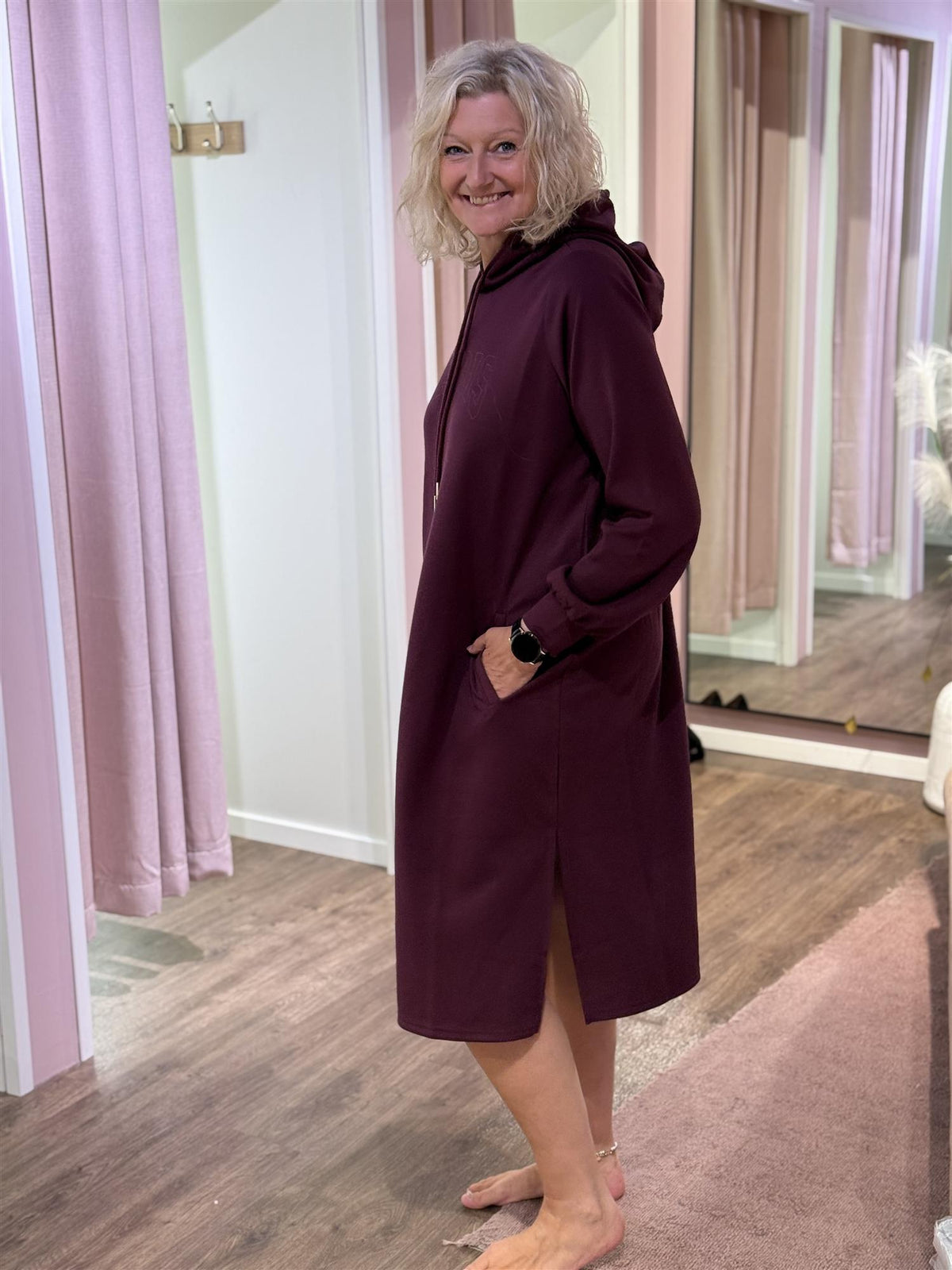Hette-kjole Mya Maroon