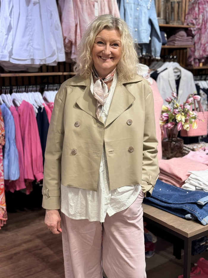 Short Leather Trenchcoat Beige