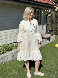 Kjole Boho Doll Emb White