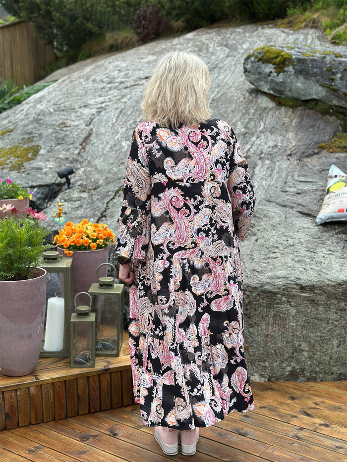 Bibba Kjole Viskose Paisley Sort